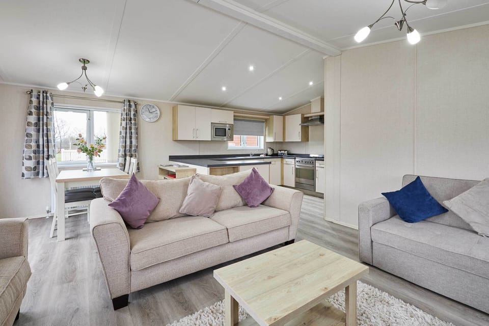 Rowan Lodge, Amotherby- Host & Stay 