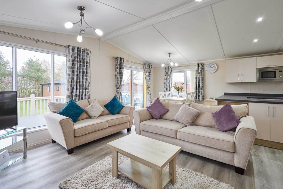 Rowan Lodge, Amotherby- Host & Stay 