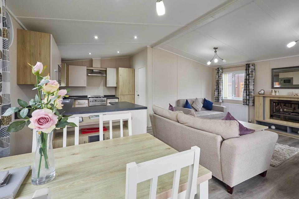 Rowan Lodge, Amotherby- Host & Stay 