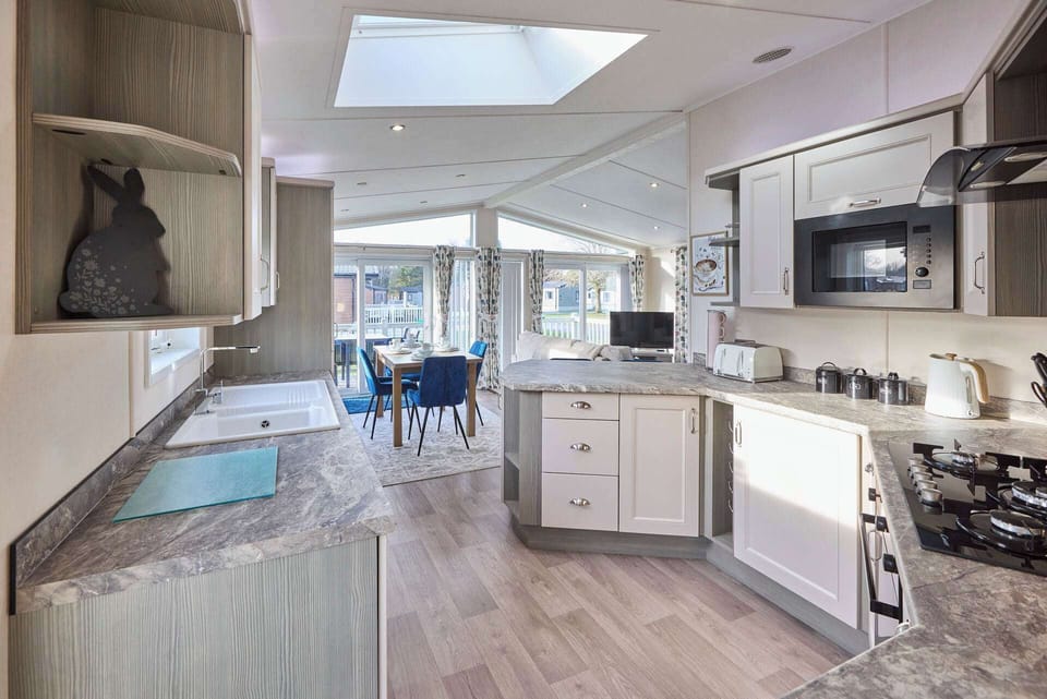 Oakmont Lodge 4, Waplington- Host & Stay