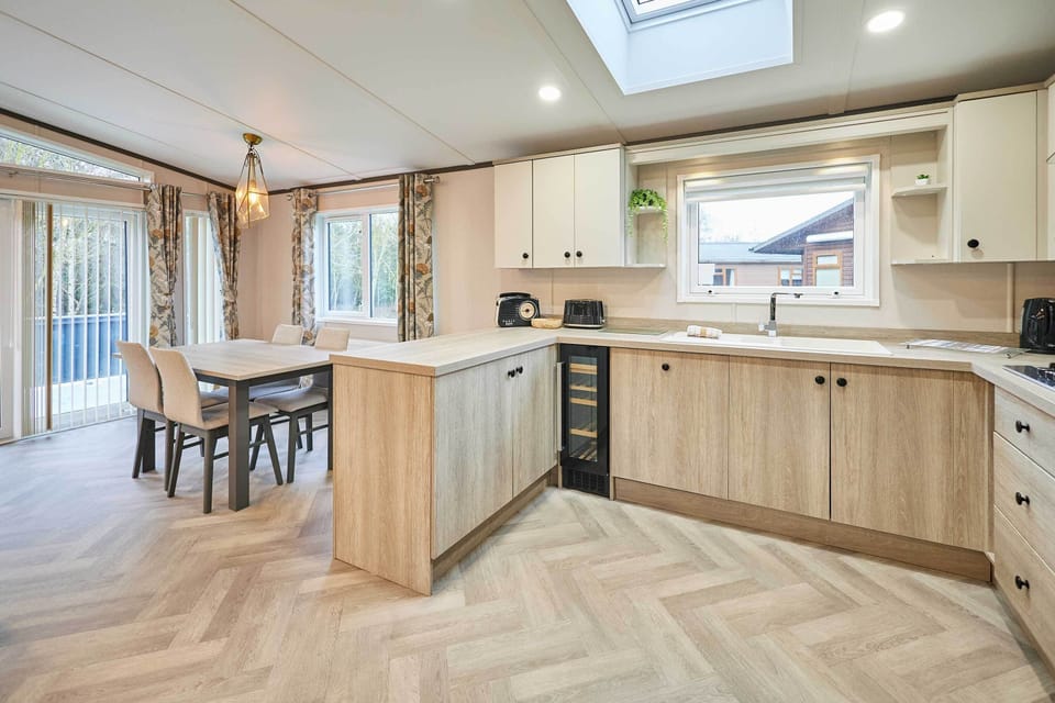 Malton Pines Lodge, Amotherby- Host & Stay 