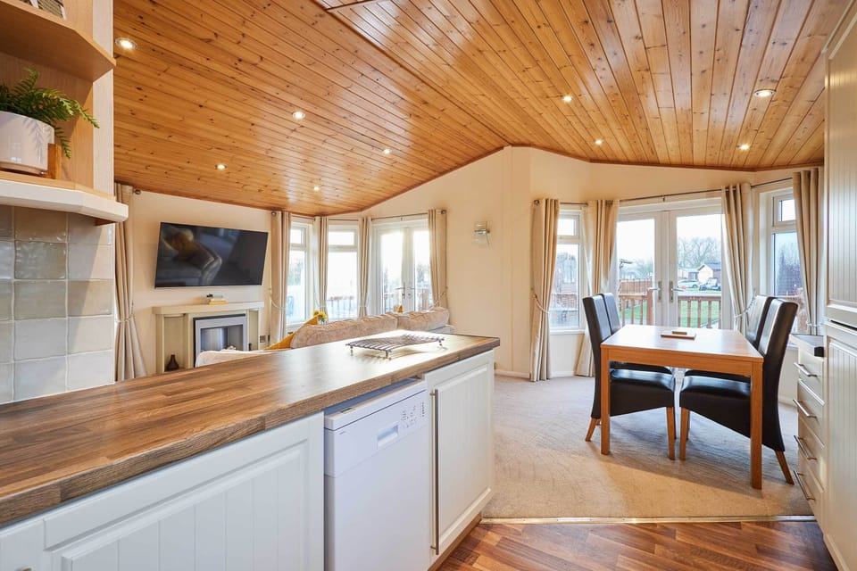 Mandarin Lodge, Amotherby- Host & Stay
