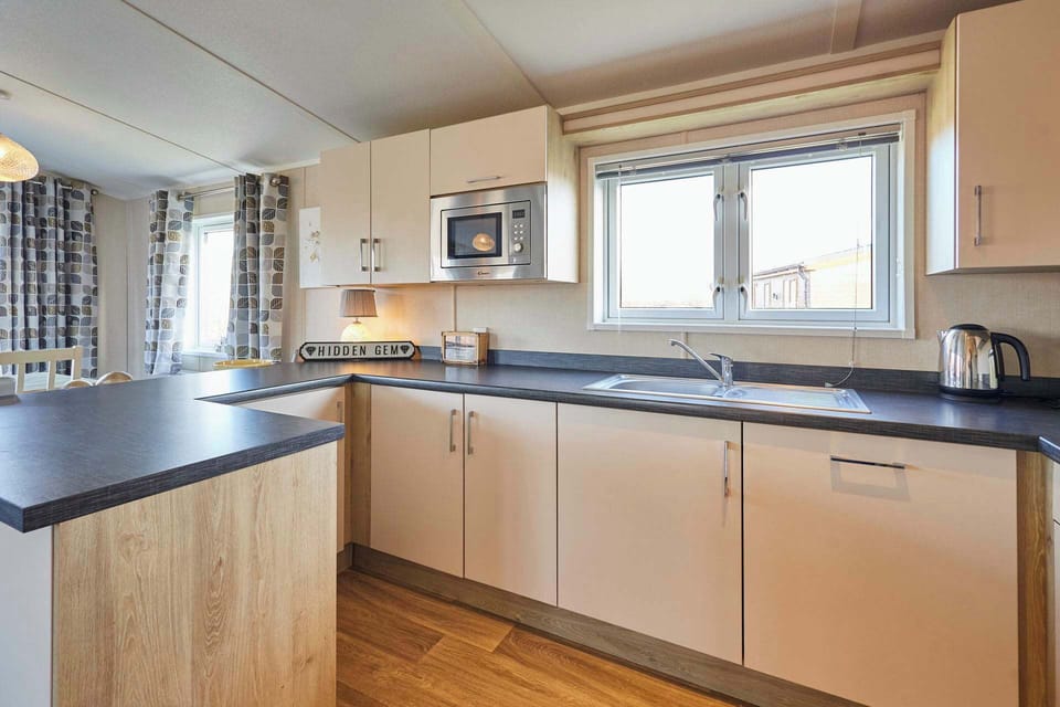 Hidden Gem Lodge, Amotherby- Host & Stay