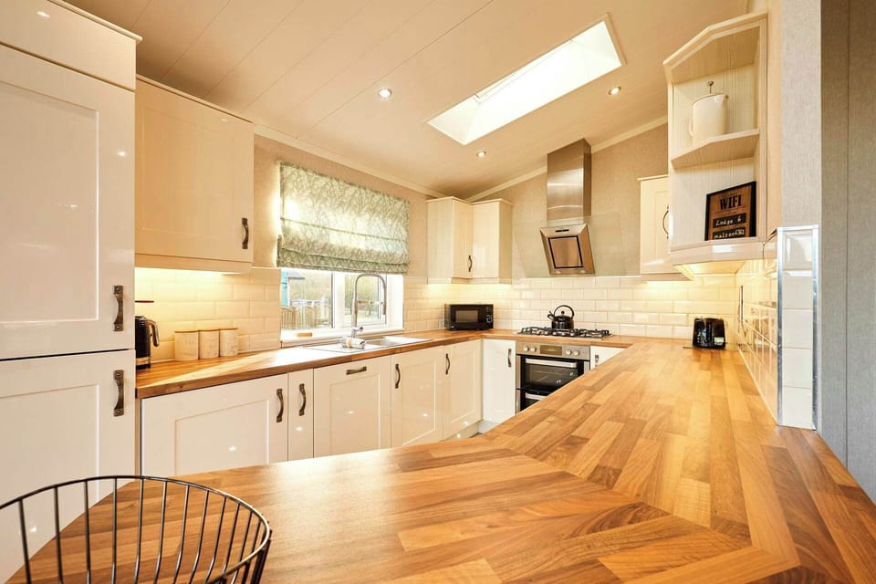 Deneb Lodge, Amotherby - Host & Stay