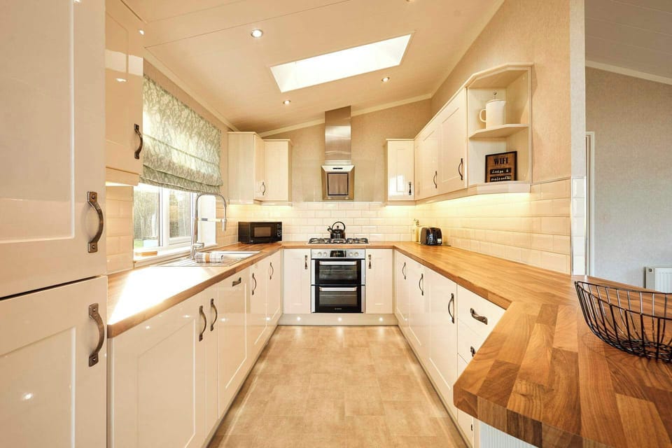 Deneb Lodge, Amotherby - Host & Stay