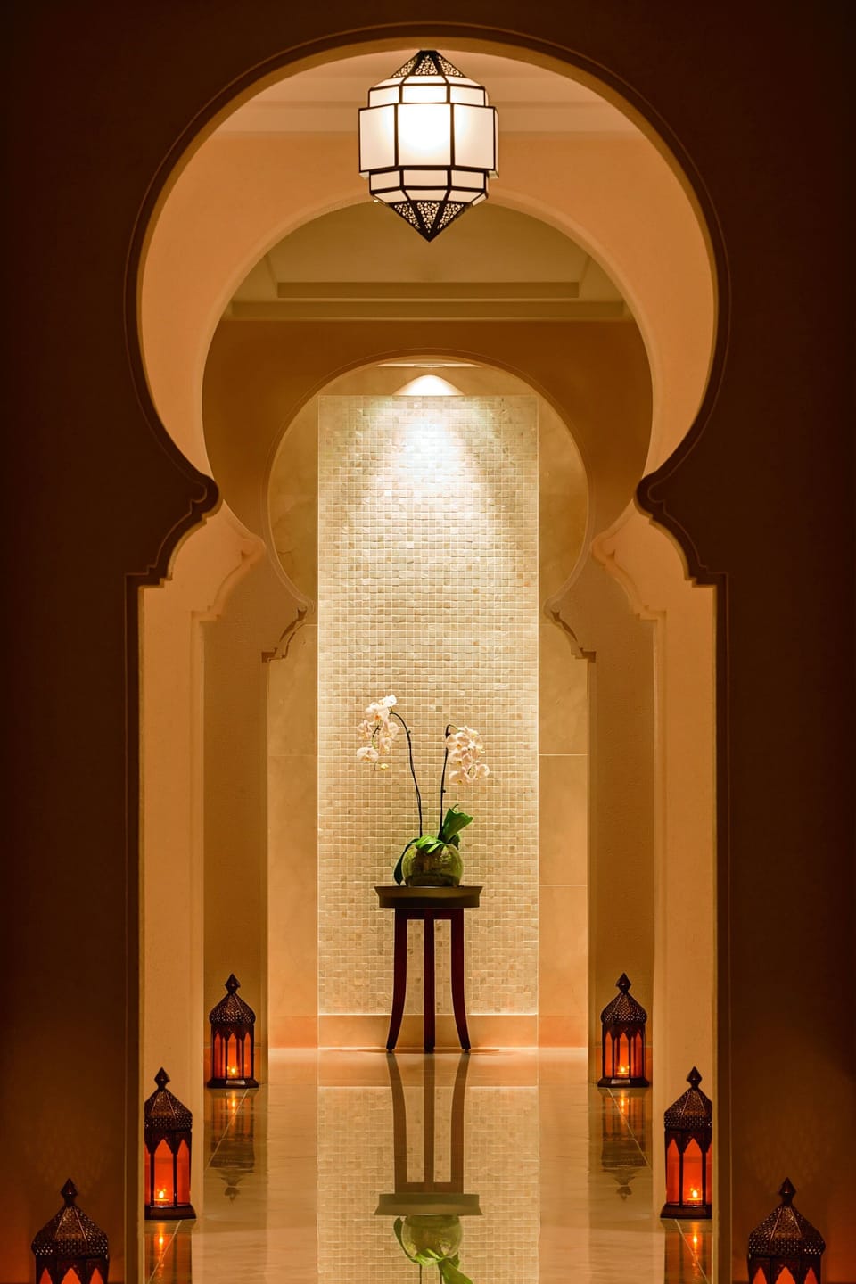 Couples treatment rooms, sauna, hot tub, steam room, body treatments
