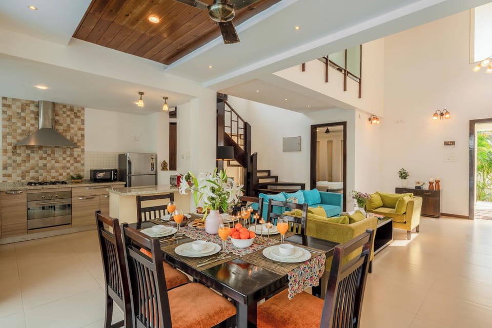 Villa, 3 Bedrooms, Pool View, Beachside | Dining