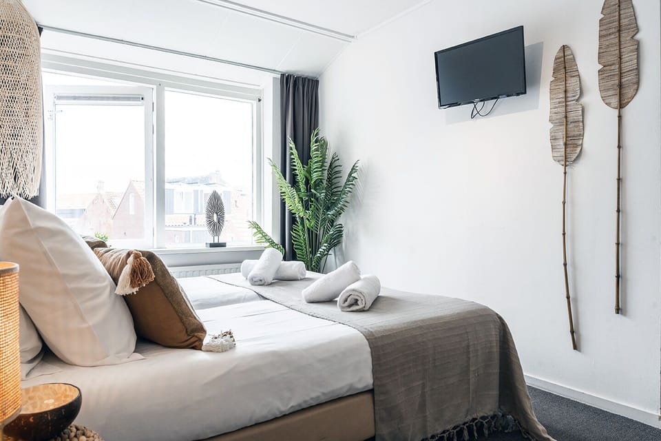 Beach holiday in the Netherlands – Wake up near the dunes in our charming room in Zoutelande