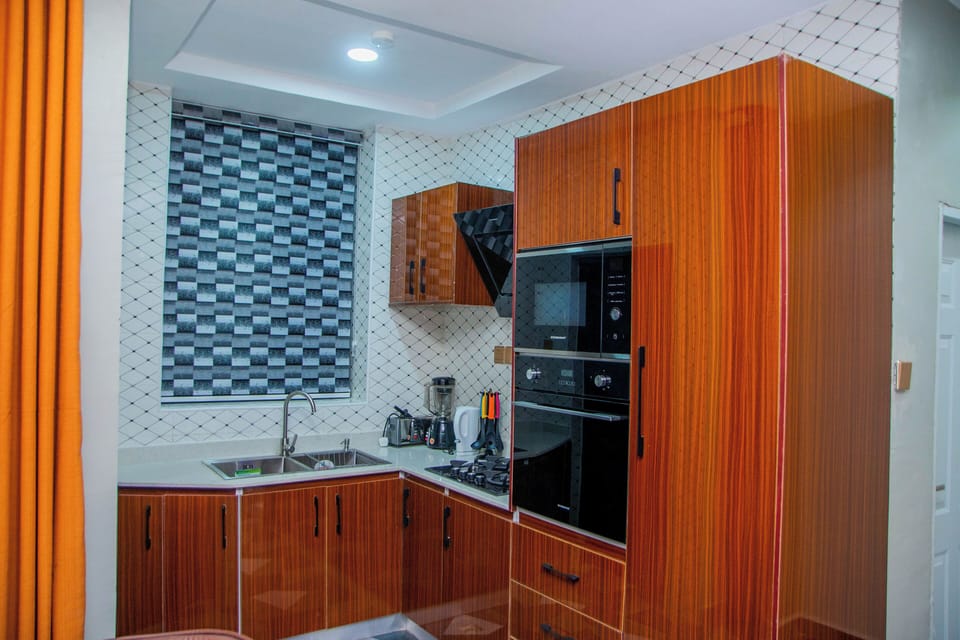 Suite, 2 Bedrooms | Private kitchen