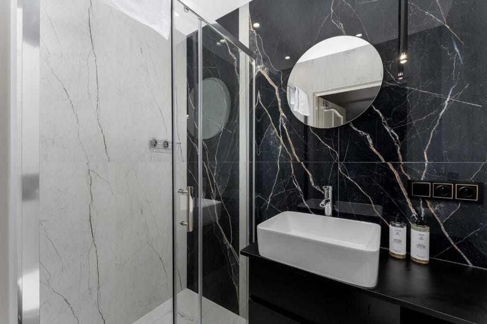 Classic Studio | Bathroom