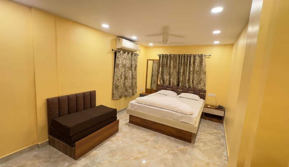Standard Double Room, City View | Desk, free WiFi