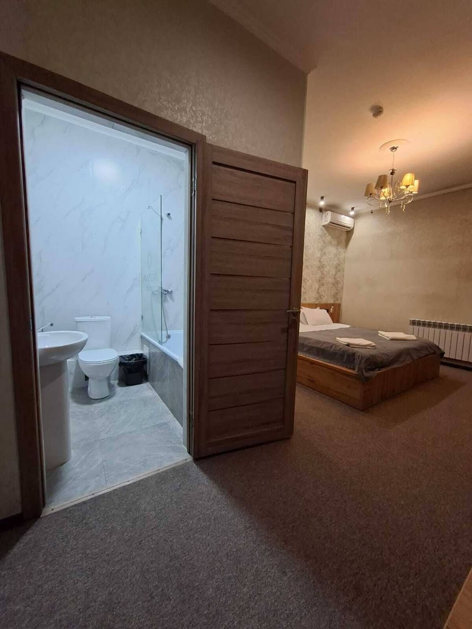 Classic Double Room | Bathroom | Hair dryer, slippers, towels, soap