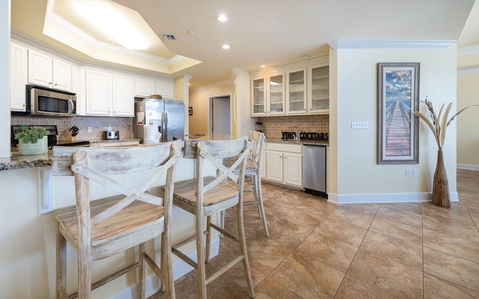 Condo, 3 Bedrooms | Private kitchen | Coffee/tea maker, fridge, oven