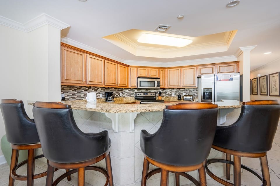 Condo, 3 Bedrooms | Private kitchen | Coffee/tea maker, fridge, oven
