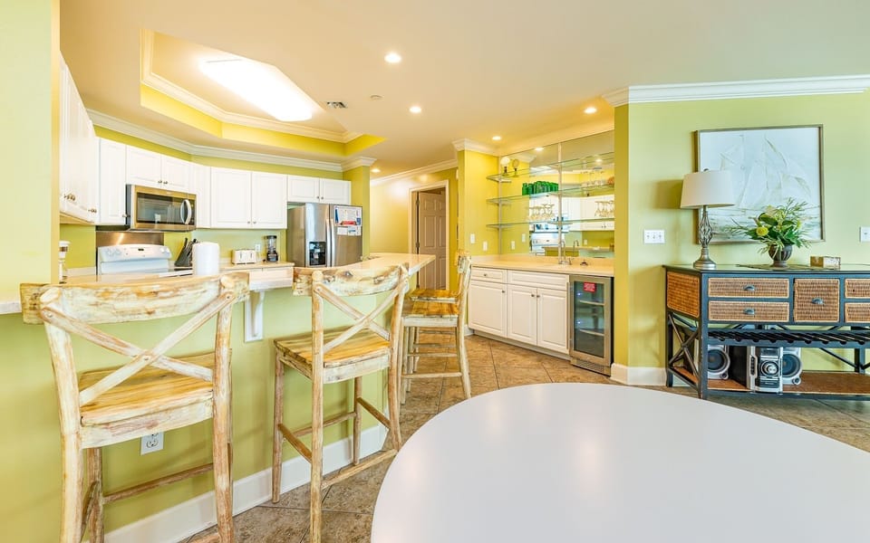 Condo, 3 Bedrooms | Private kitchen | Coffee/tea maker, fridge, oven
