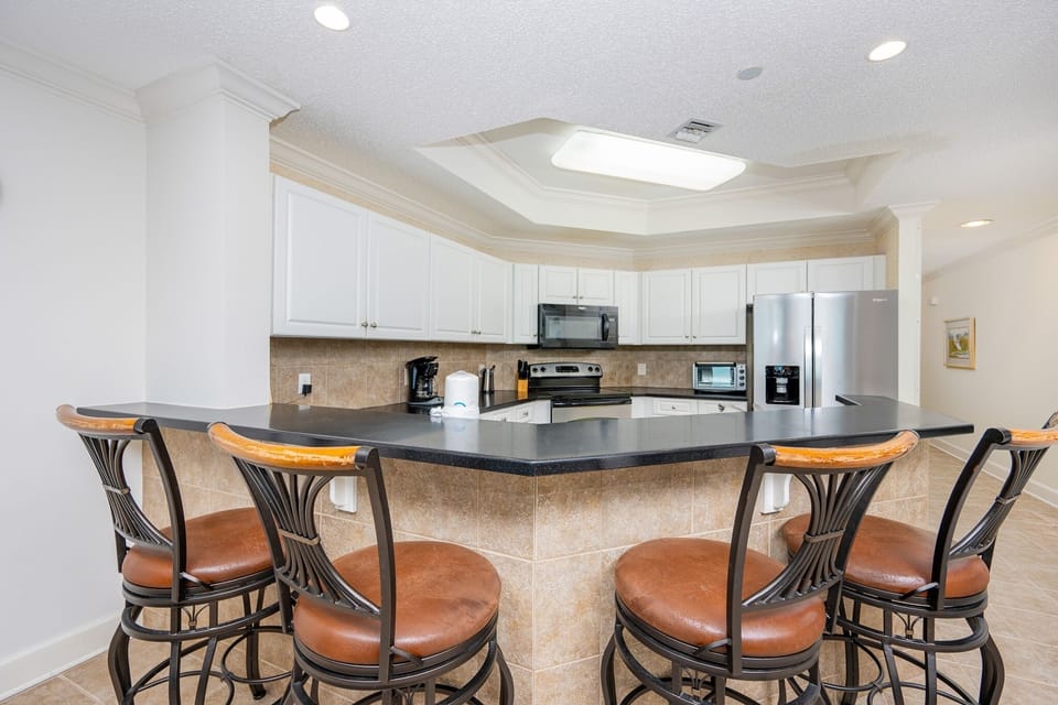 Condo, 3 Bedrooms | Private kitchen | Coffee/tea maker, fridge, oven