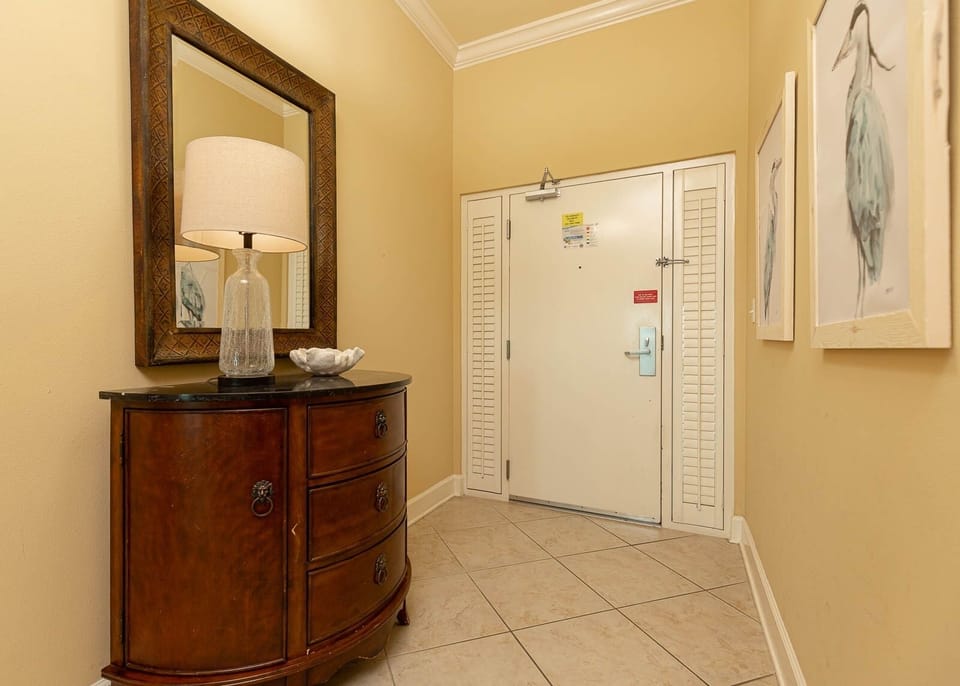Condo, 3 Bedrooms | Interior