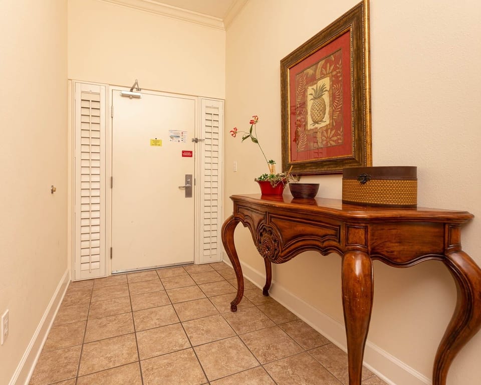 Condo, 3 Bedrooms | Interior