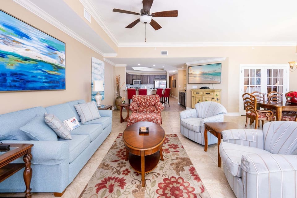 Condo, 3 Bedrooms | Living area