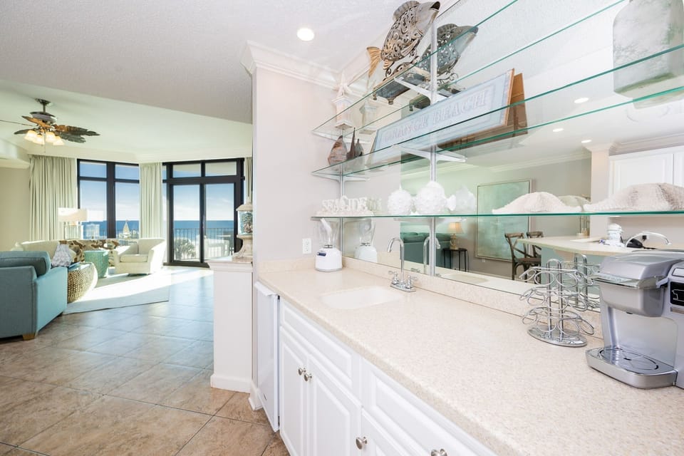 Condo, 3 Bedrooms | Interior