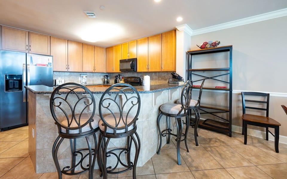 Condo, 3 Bedrooms | Private kitchen | Coffee/tea maker, fridge, oven