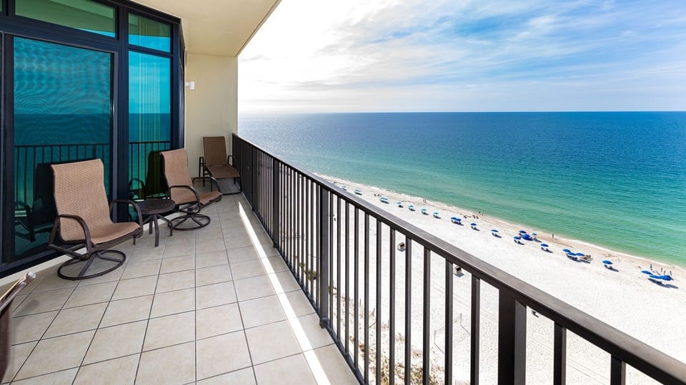 Condo, 3 Bedrooms | Property grounds