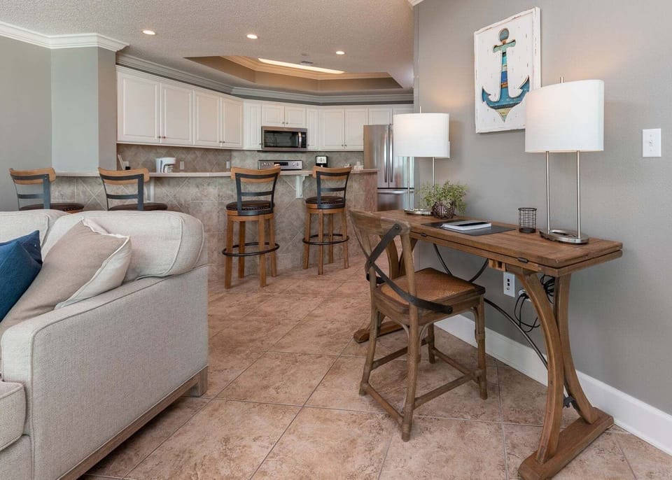 Condo, 3 Bedrooms | Interior