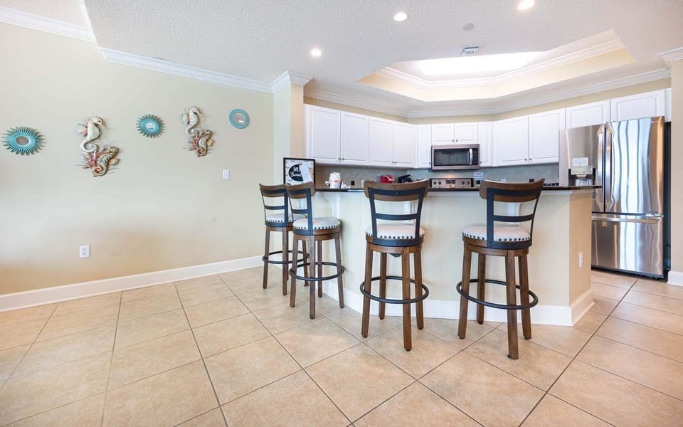 Condo, 3 Bedrooms | Private kitchen | Fridge, oven, coffee/tea maker