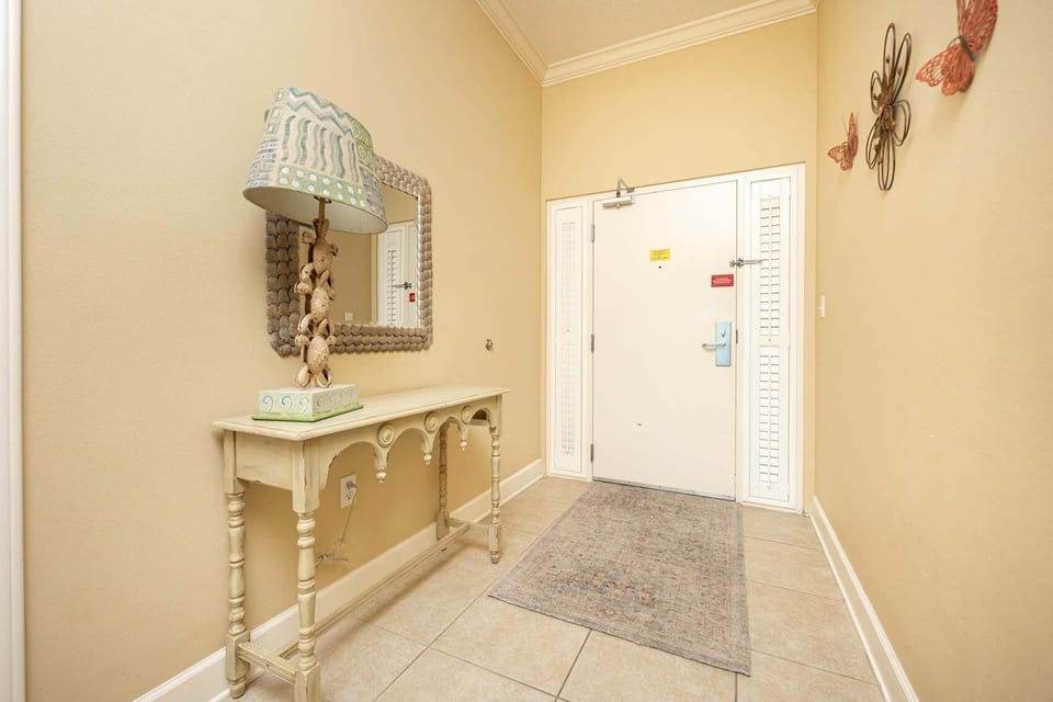 Condo, 3 Bedrooms | Interior