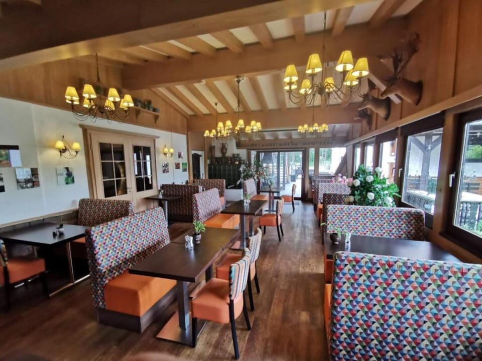 Apartment | Dining