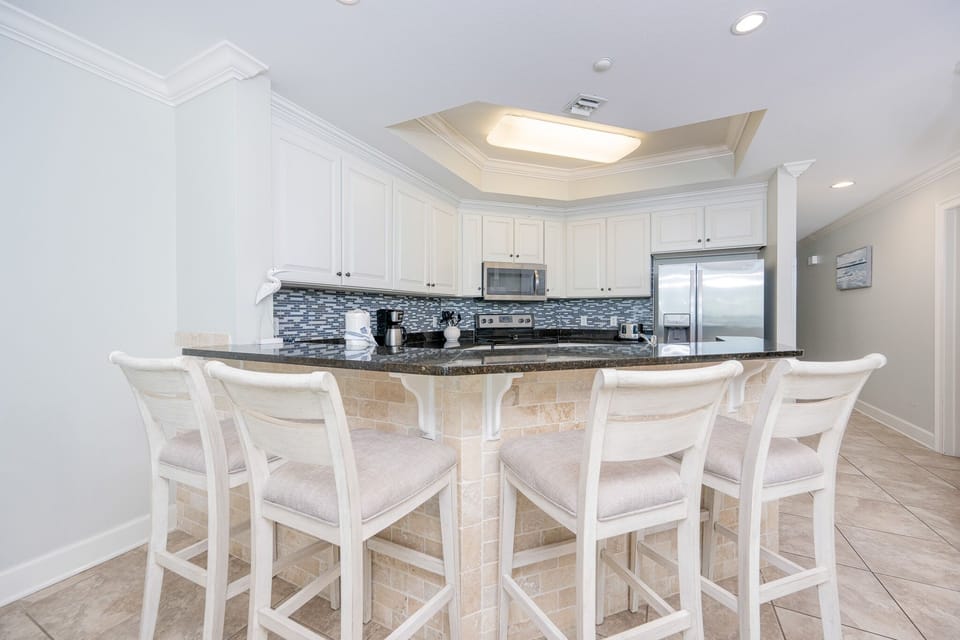 Condo, 3 Bedrooms | Private kitchen | Coffee/tea maker, fridge, oven