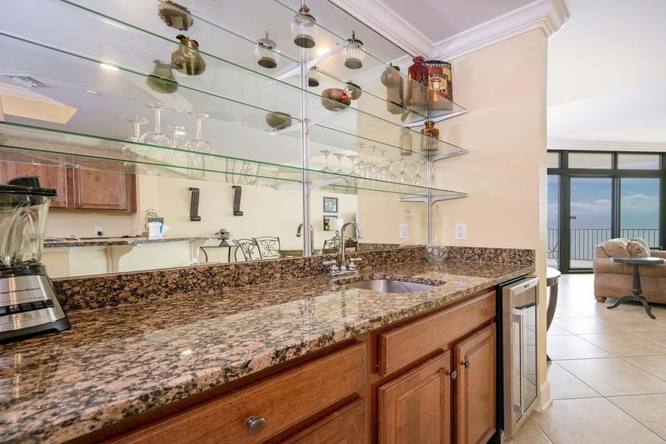 Condo, 3 Bedrooms | Private kitchen | Coffee/tea maker, fridge, oven