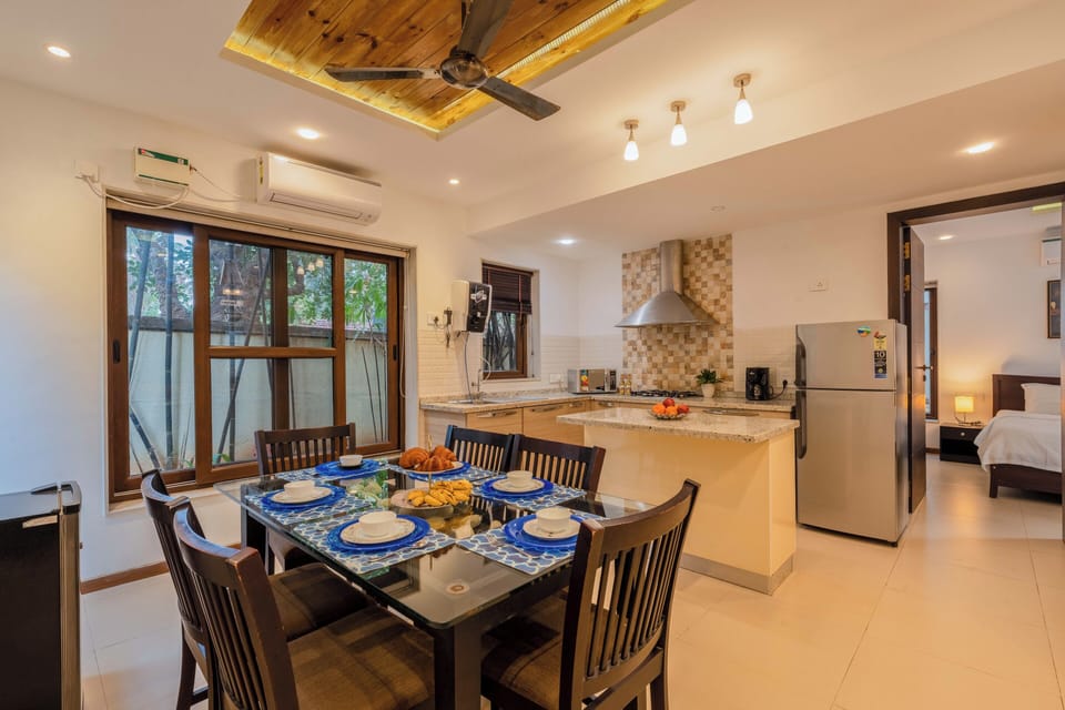 Villa, 3 Bedrooms, Pool View, Beachside | Dining