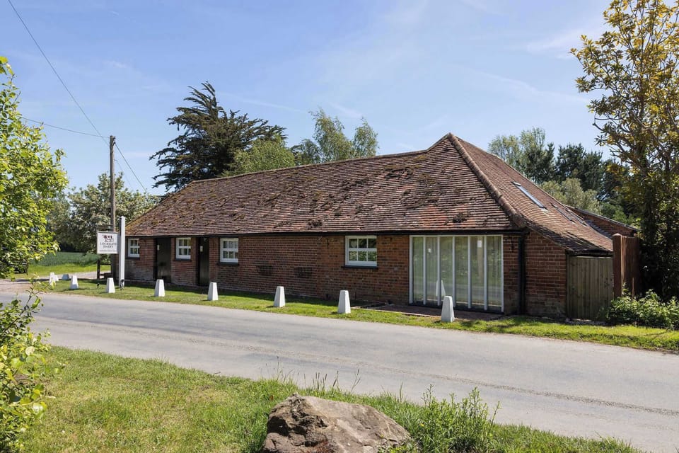 Lockgate Dairy is a collection of rural converted barns in Sidlesham, featuring 1, 2 and 3 bed self-contained accommodation. 