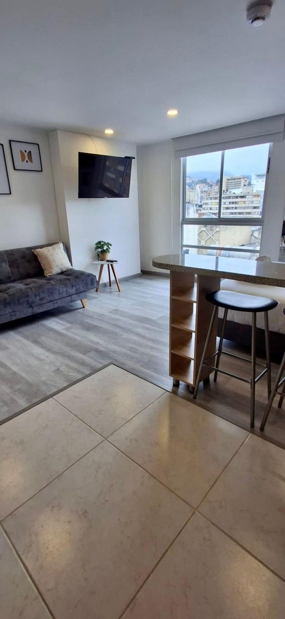 Apartment | Living area | Flat-screen TV