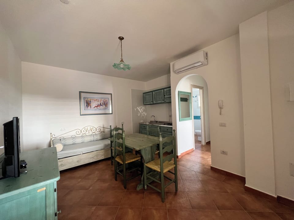 Apartment, 1 Bedroom | Living room
