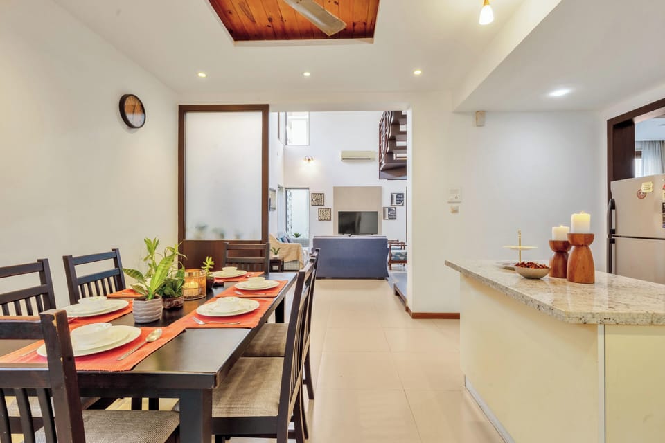 Villa, 3 Bedrooms, Pool View, Beachside | Dining