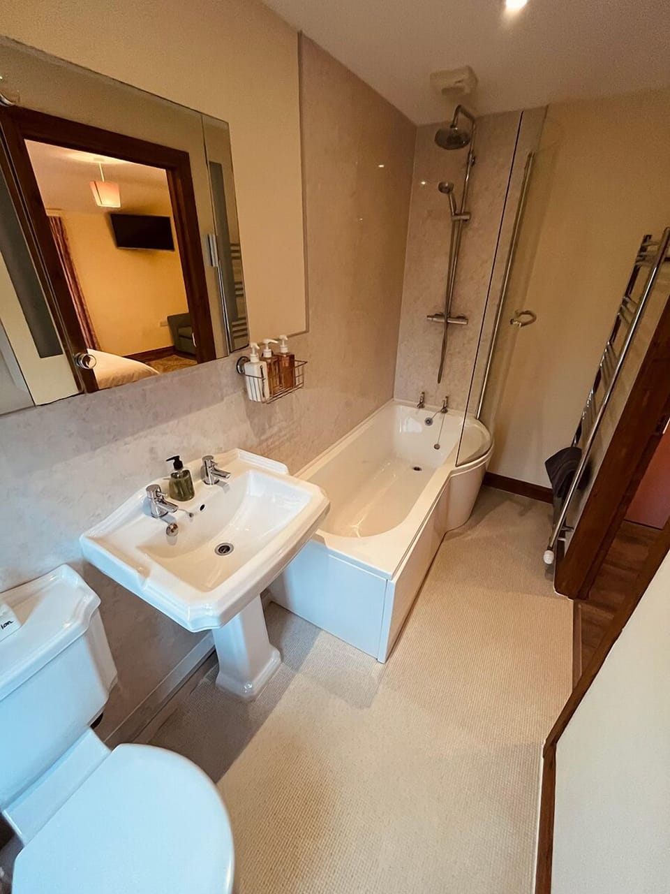 Double Room (Pantyborfa Room 2)