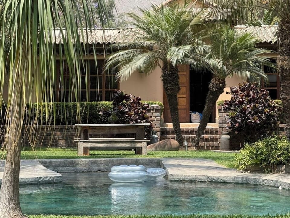 House | Pool