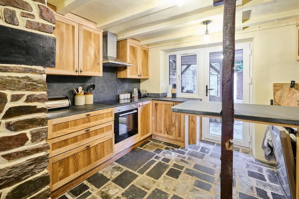 House | 4 bedrooms, high-speed internet