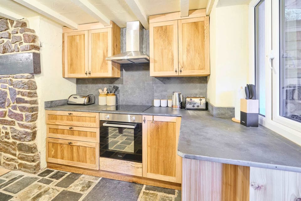 House | 4 bedrooms, high-speed internet