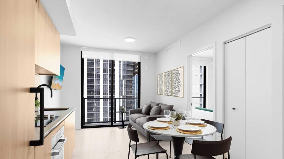 Living room - Open layout - Kitchen and Dining 