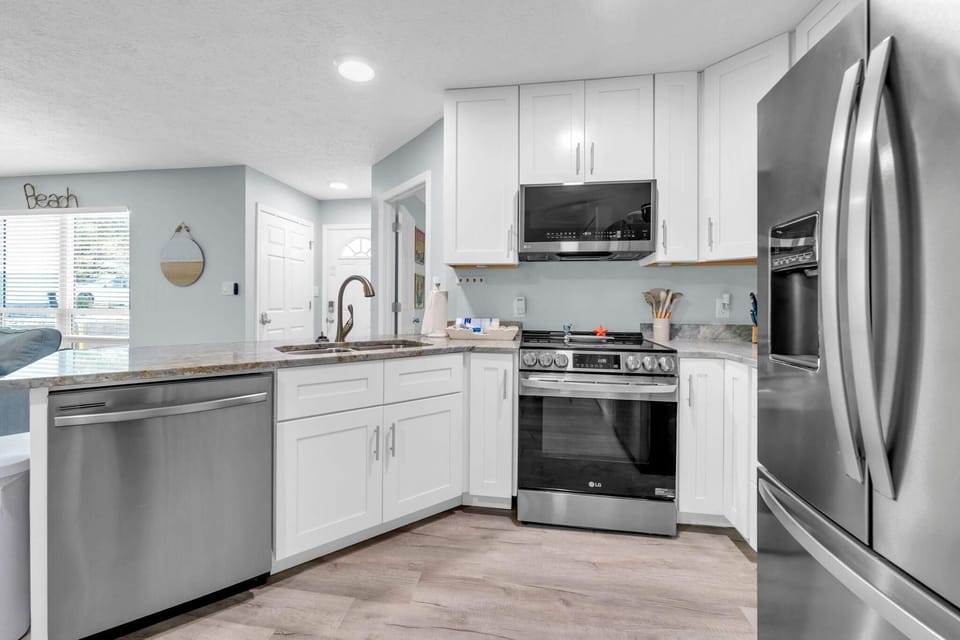 House, Multiple Beds (Sunnyside Up in PCB) | Private kitchen