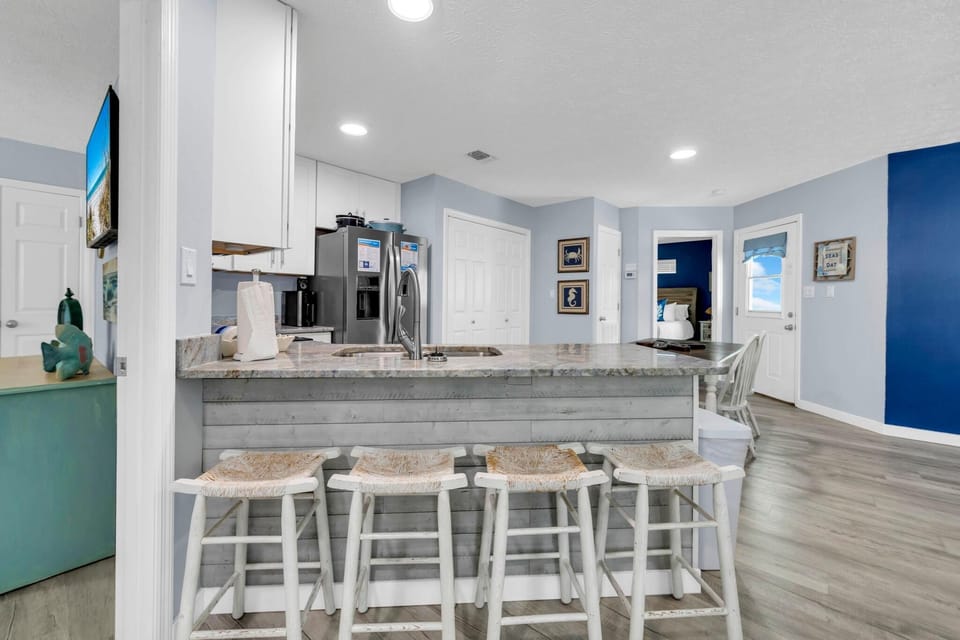 House, Multiple Beds (Sunnyside Up in PCB) | Private kitchen