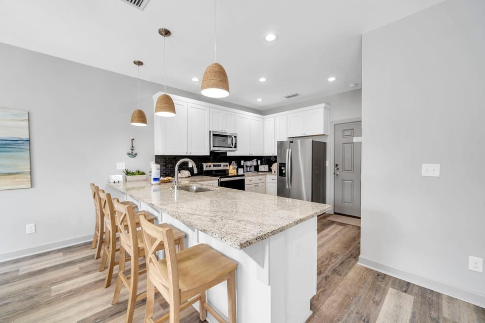 House, Multiple Beds (Sandy Shores) | Private kitchen