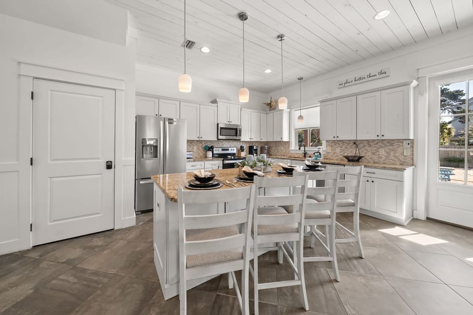 House, Multiple Beds, Pool Access, Pool View (Take It Easy) | Private kitchen