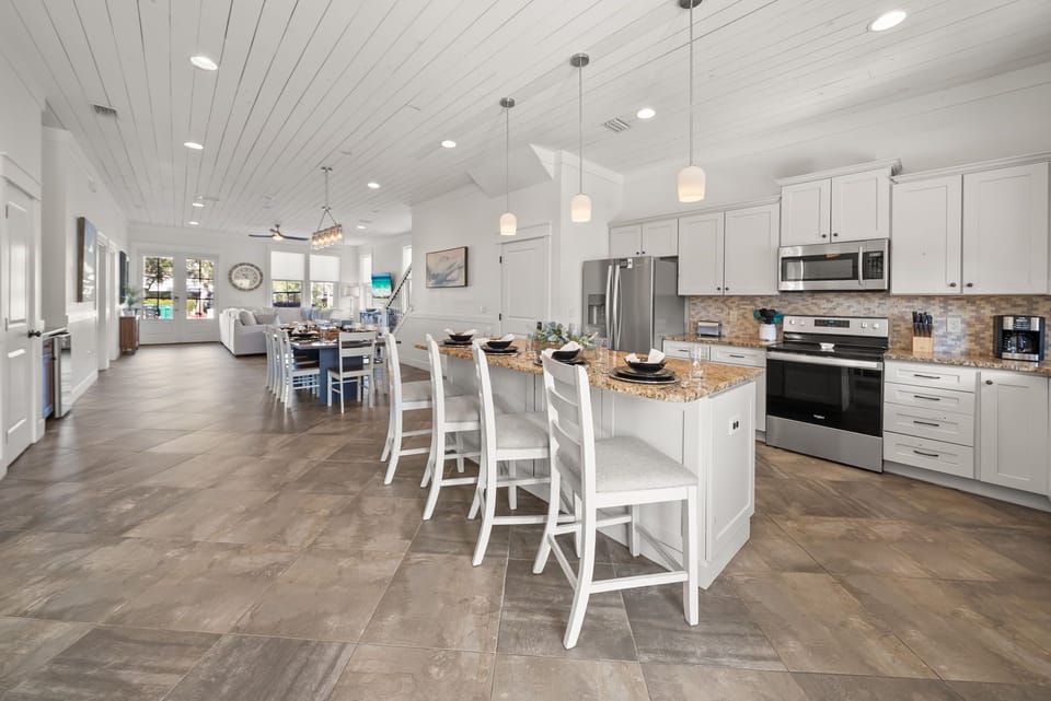 House, Multiple Beds, Pool Access, Pool View (Take It Easy) | Private kitchen