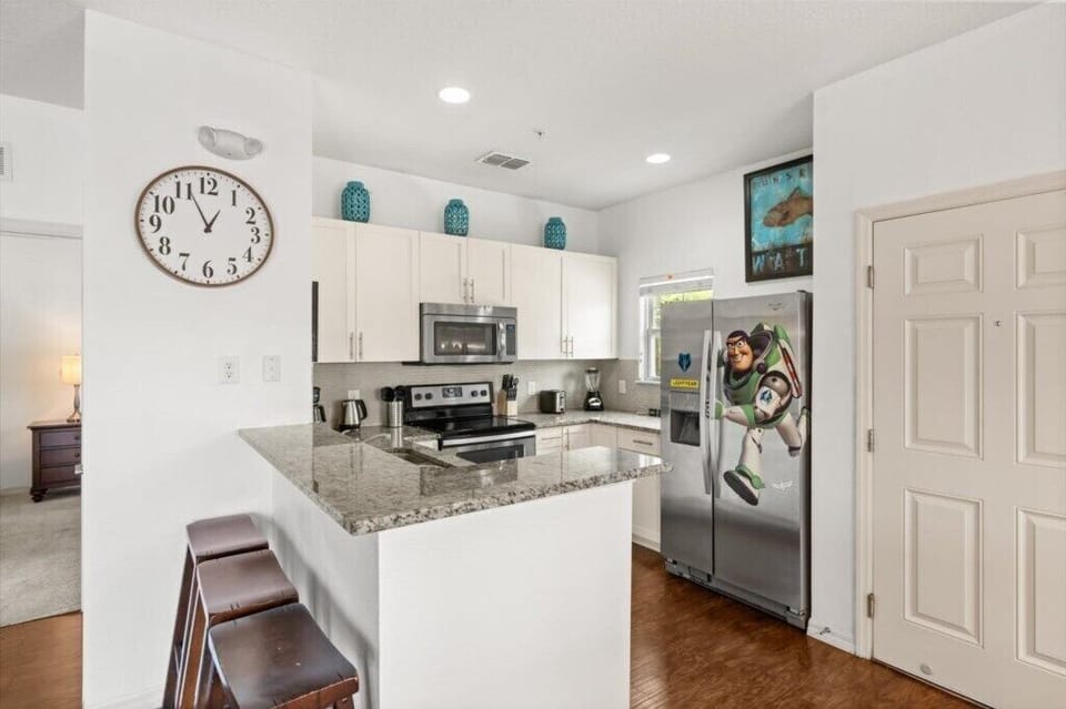 8984SilverPlace(5)