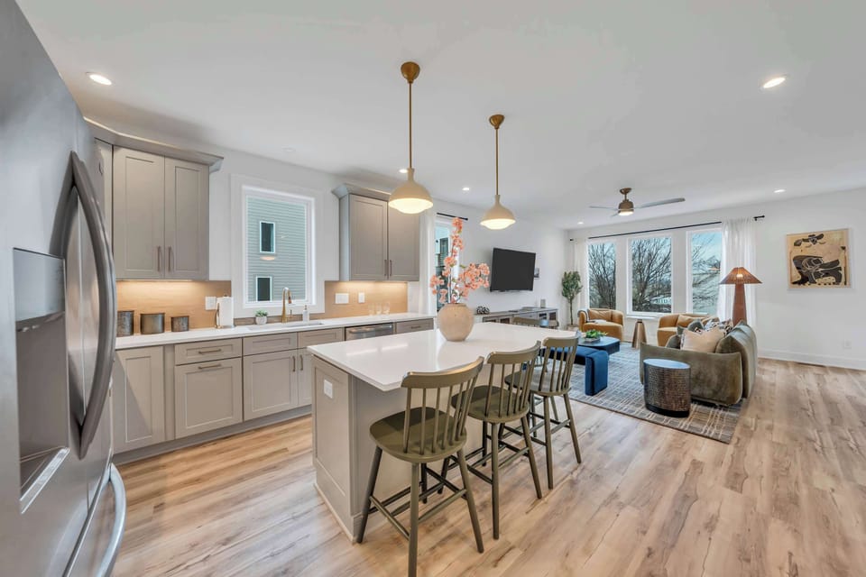 Space for friends, family, or just yourself to fully enjoy every inch of vacation mode.