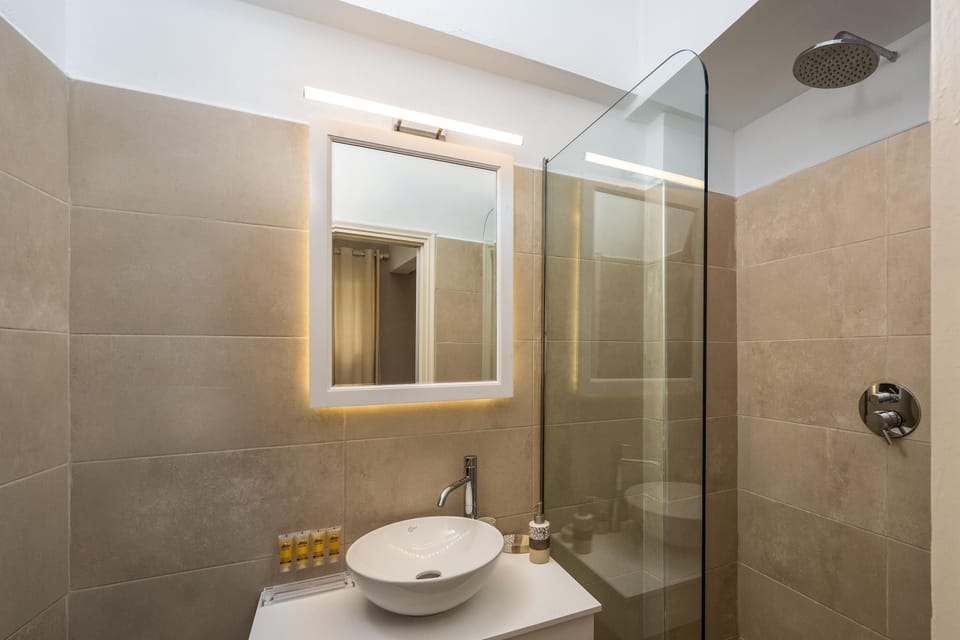 Double Room (3) | Blackout drapes, soundproofing, iron/ironing board